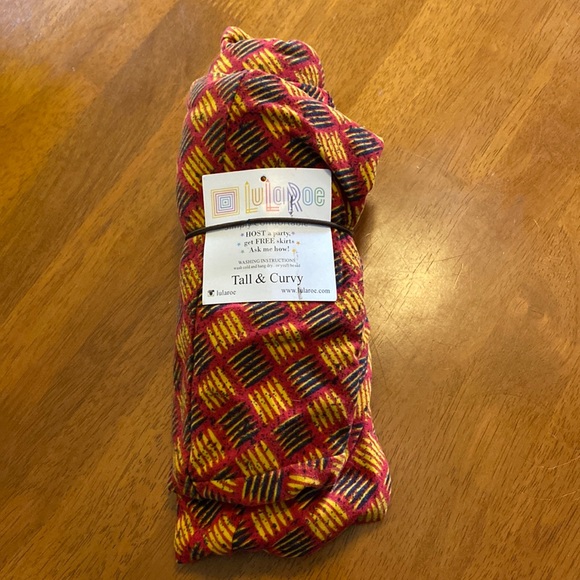 LuLaRoe Tall and Curvy Leggings NEW NWT TC Red Yellow Black - Picture 1 of 5